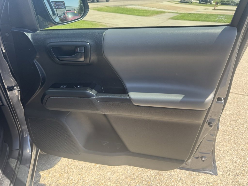 Used 2022 Toyota Tacoma SR5 image 12