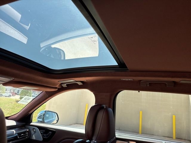 Used 2022 Lincoln Aviator Black Label Grand Touring w/ Class IV Trailer Tow Package image 10