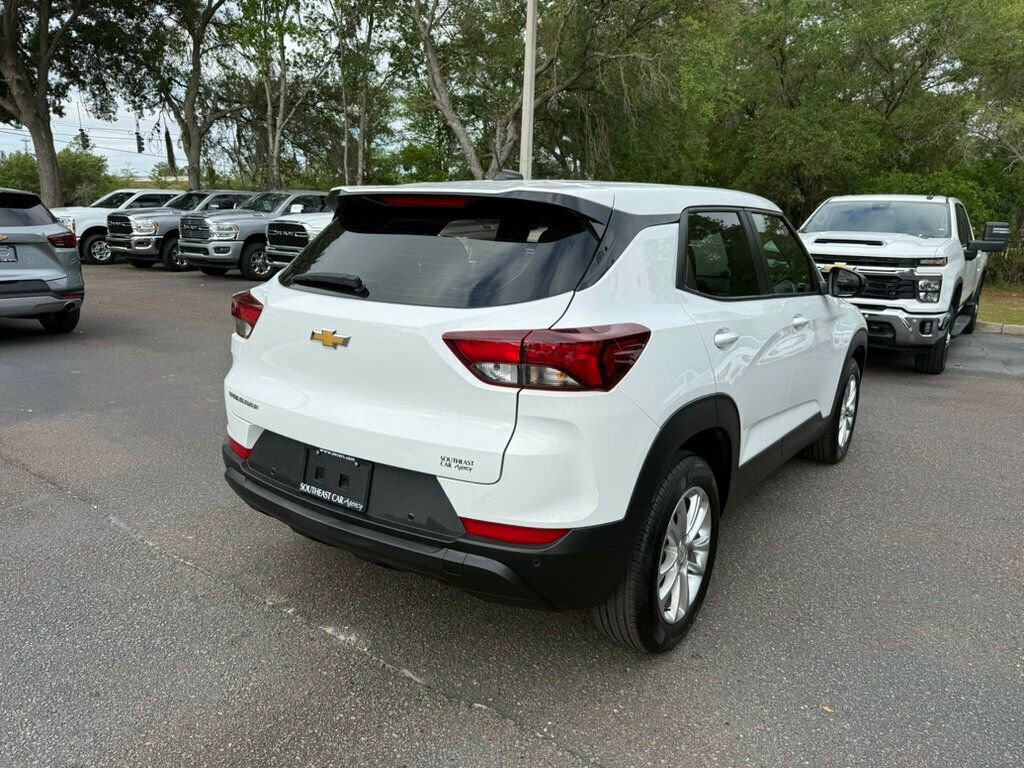 Used 2024 Chevrolet TrailBlazer LS w/ LS Confidence Package FWD image 10