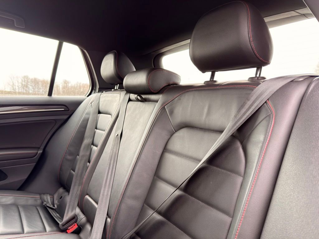 Used 2016 Volkswagen GTI SE image 25