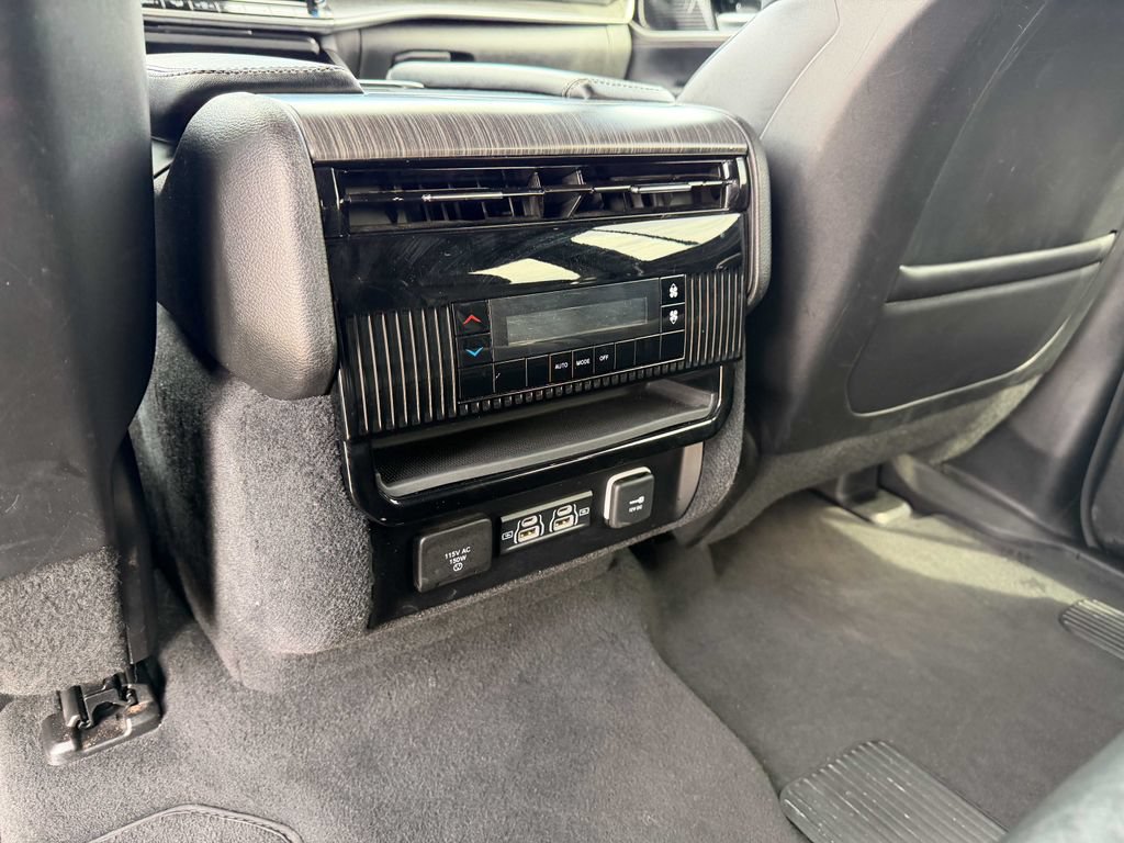 Used 2024 Jeep Wagoneer Series II w/ Flexible Seating Group AWD/4WD image 20