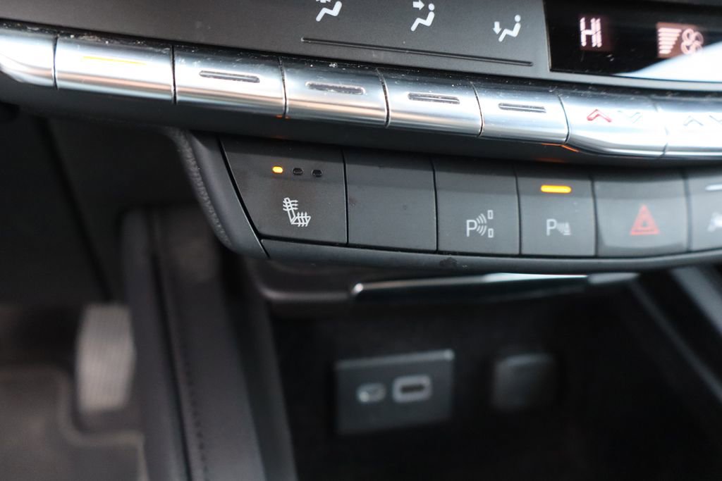 Used 2023 Cadillac XT4 Premium Luxury w/ Enhanced Visibility Package image 14