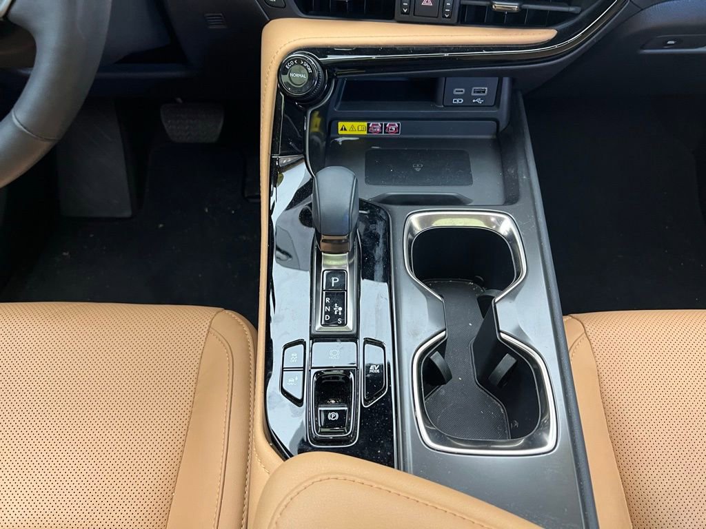 Used 2023 Lexus NX 350h AWD w/ Vision Package image 11