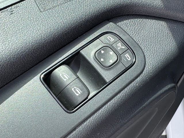 Used 2021 Mercedes-Benz Sprinter 2500 image 32