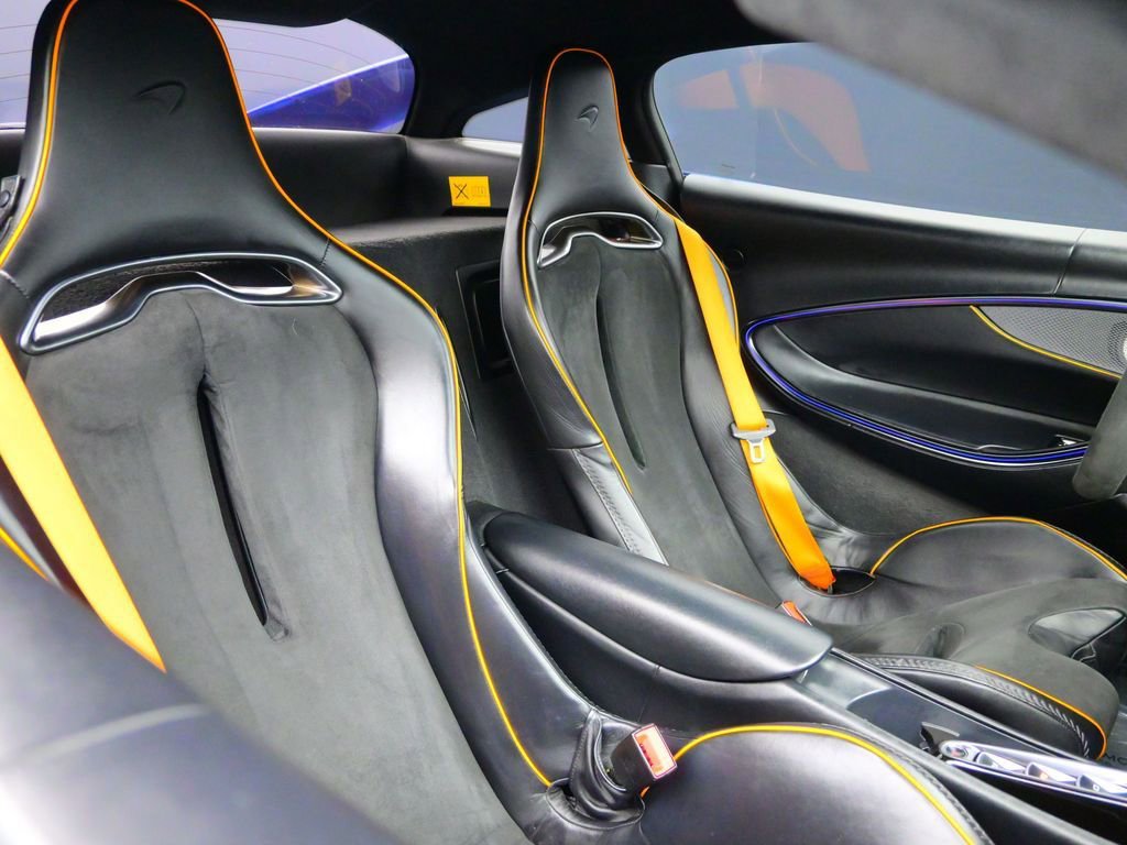 Used 2023 McLaren Artura image 3
