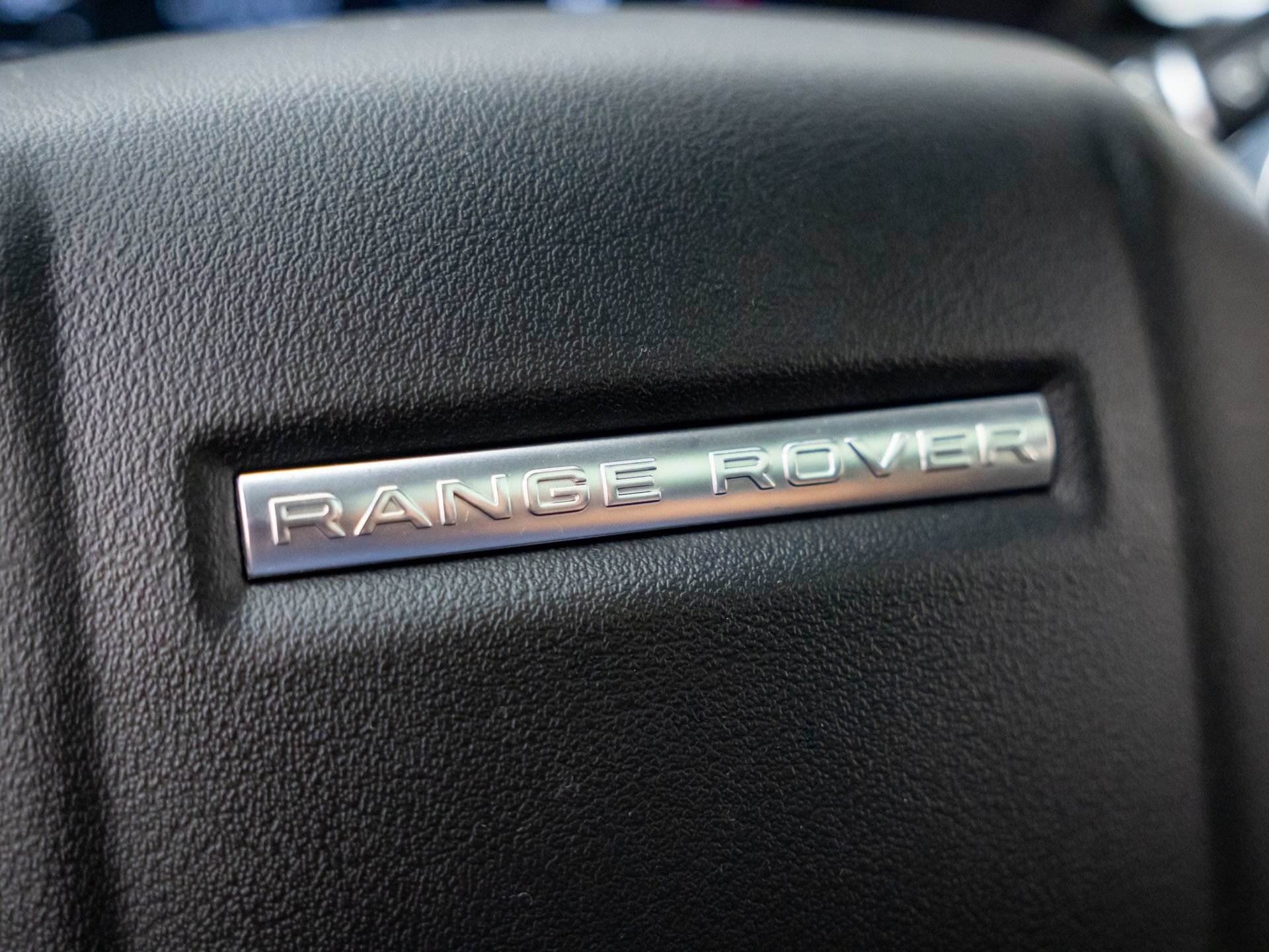 Used 2020 Land Rover Range Rover Velar R-Dynamic S AWD/4WD image 30