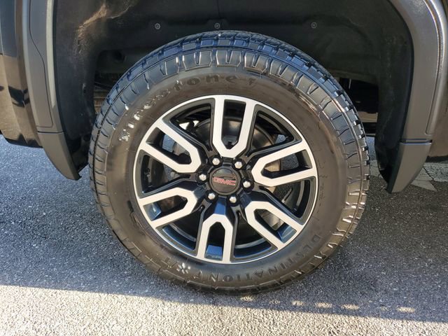 Used 2023 GMC Sierra 1500 AT4 w/ Technology Package AWD/4WD image 5