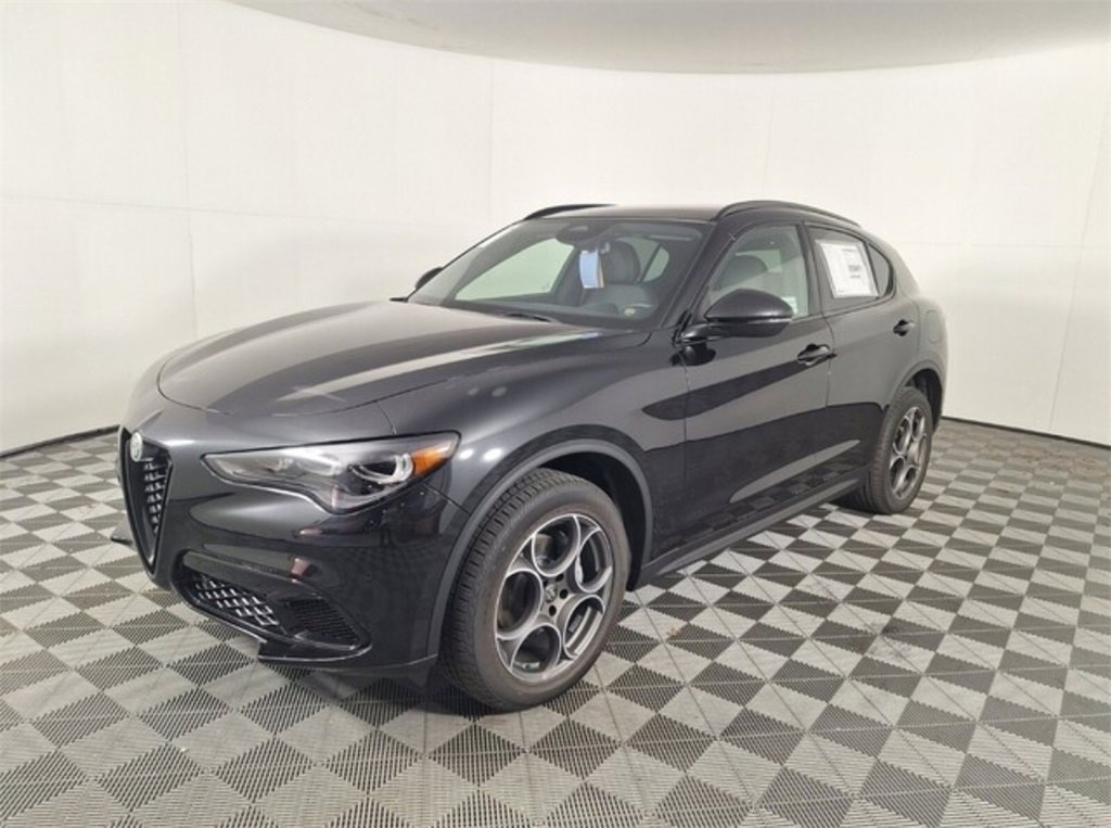 New 2025 Alfa Romeo Stelvio Sprint w/ Convenience Package image 6