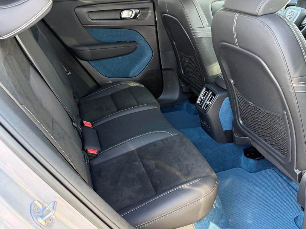 Used 2023 Volvo XC40 Recharge Ultimate image 15