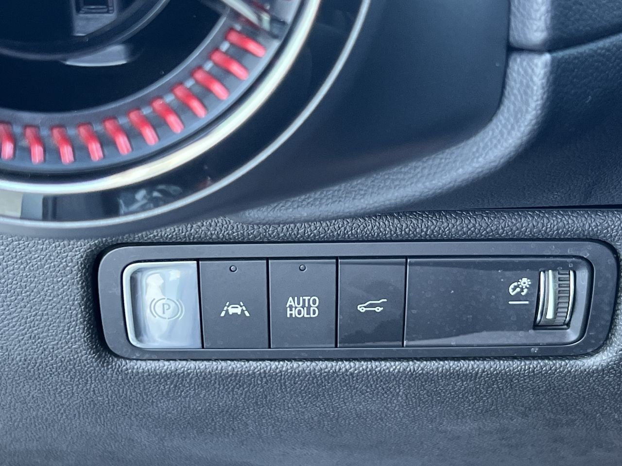 Certified 2024 Chevrolet Equinox EV RS FWD image 21