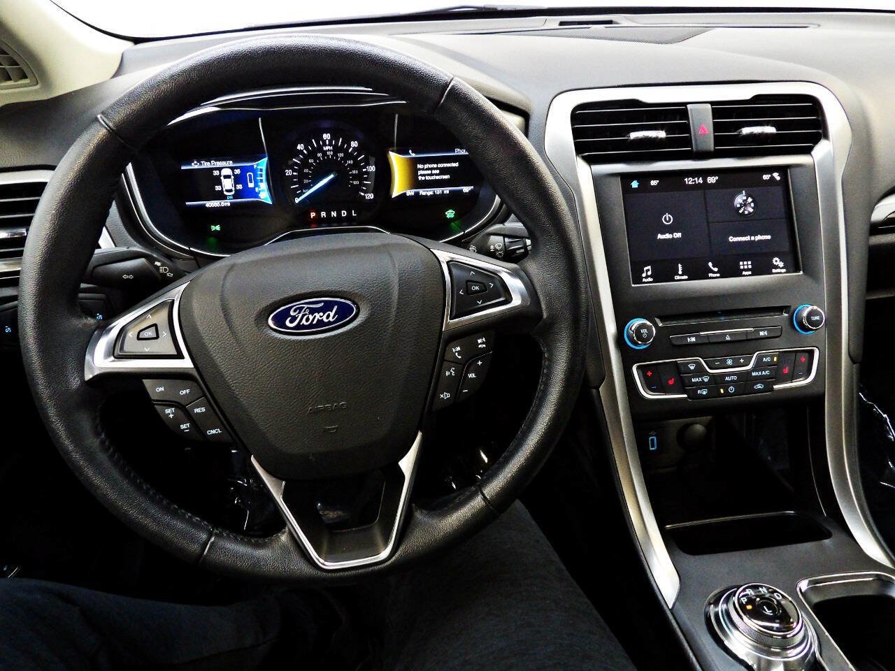 Used 2018 Ford Fusion Energi SE FWD image 17