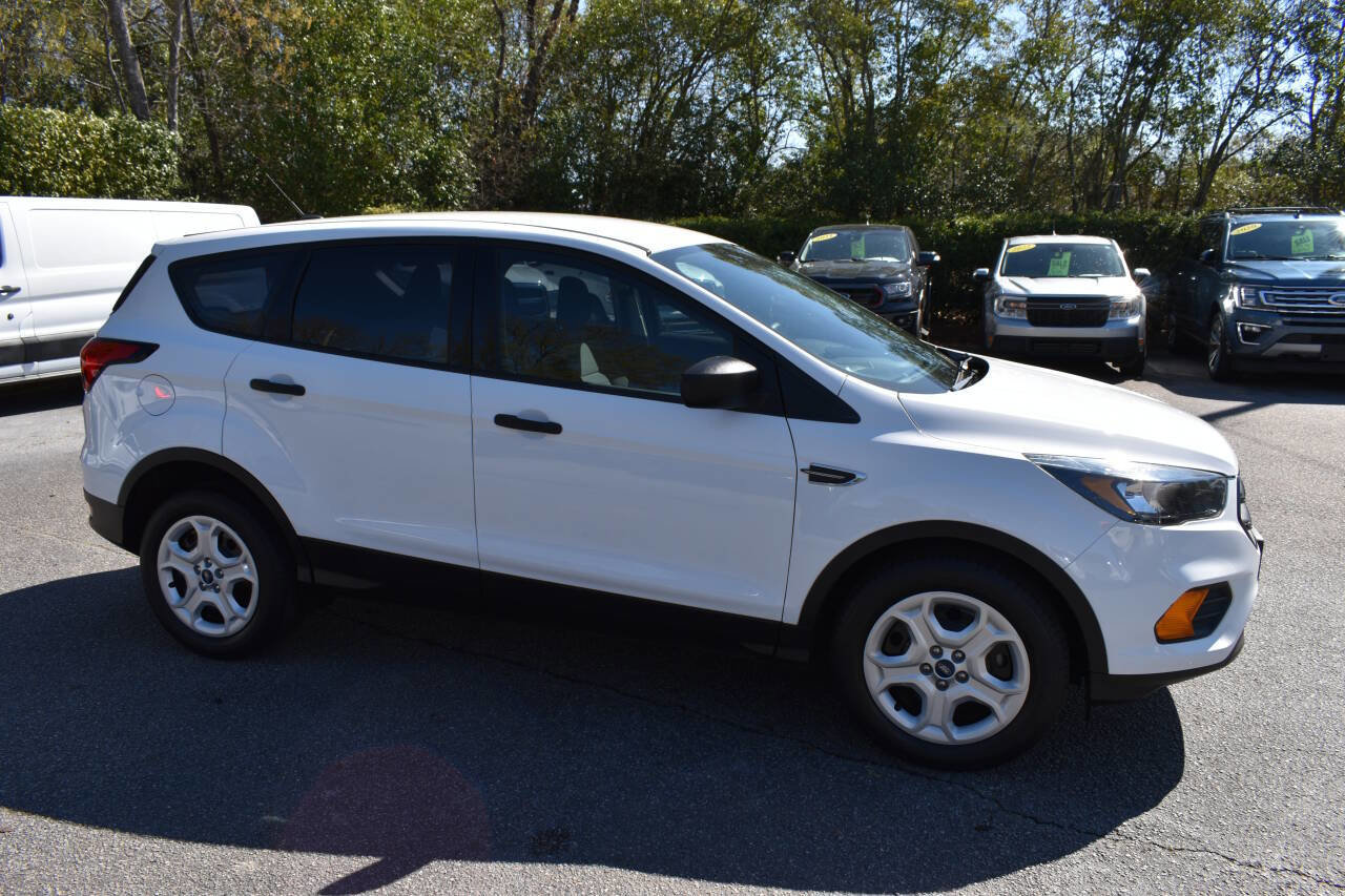 Used 2019 Ford Escape S image 39
