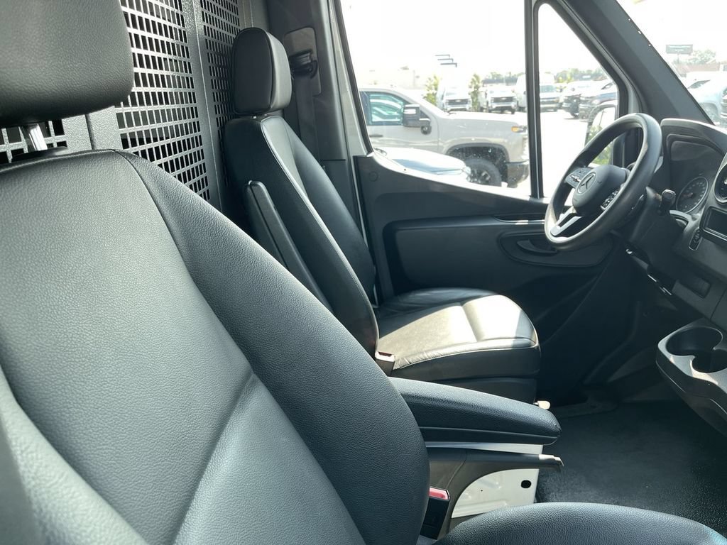 Used 2024 Mercedes-Benz Sprinter 2500 image 11
