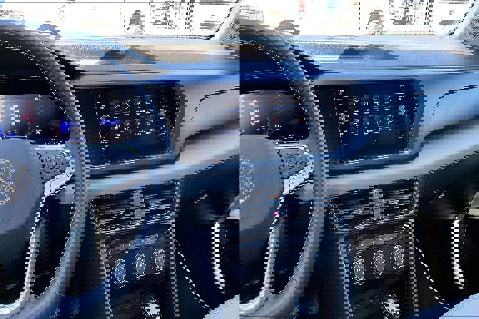 Used 2023 Volkswagen Taos SE image 7