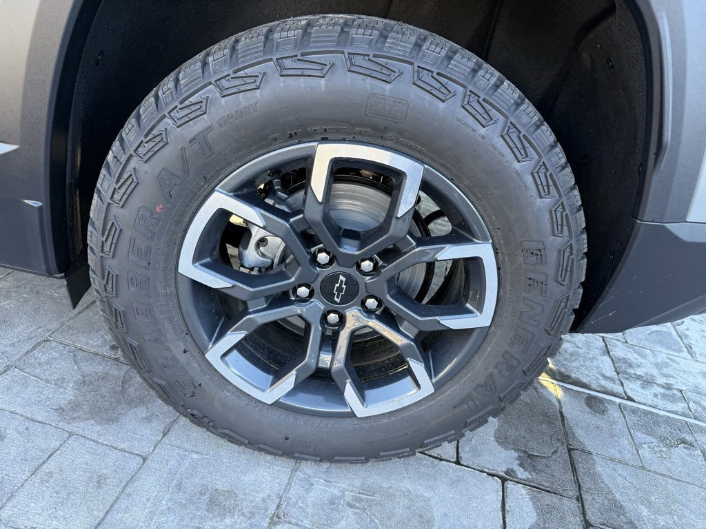 New 2026 Chevrolet Equinox ACTIV w/ Convenience Package III image 61