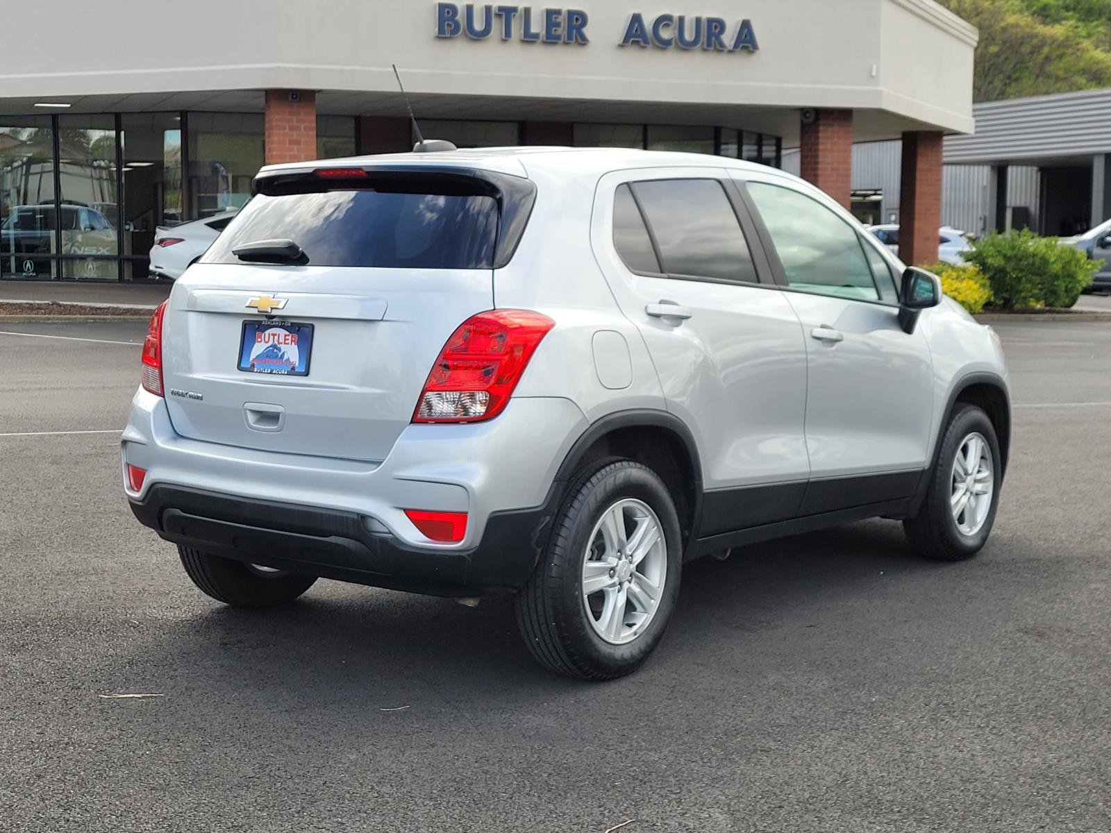 Used 2021 Chevrolet Trax LS w/ Tint and Cruise Package AWD/4WD image 5