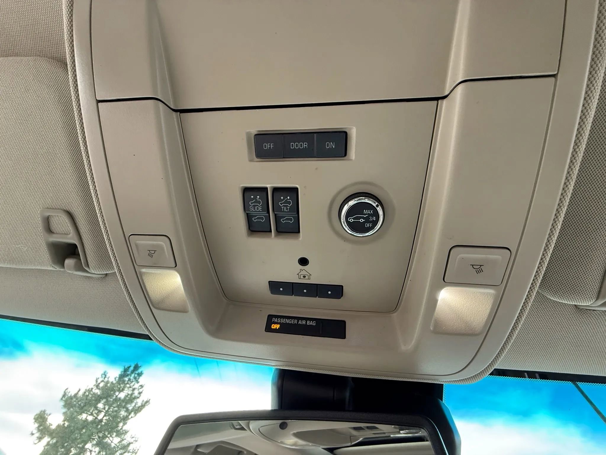 Used 2017 GMC Yukon XL SLT w/ Open Road Package image 44