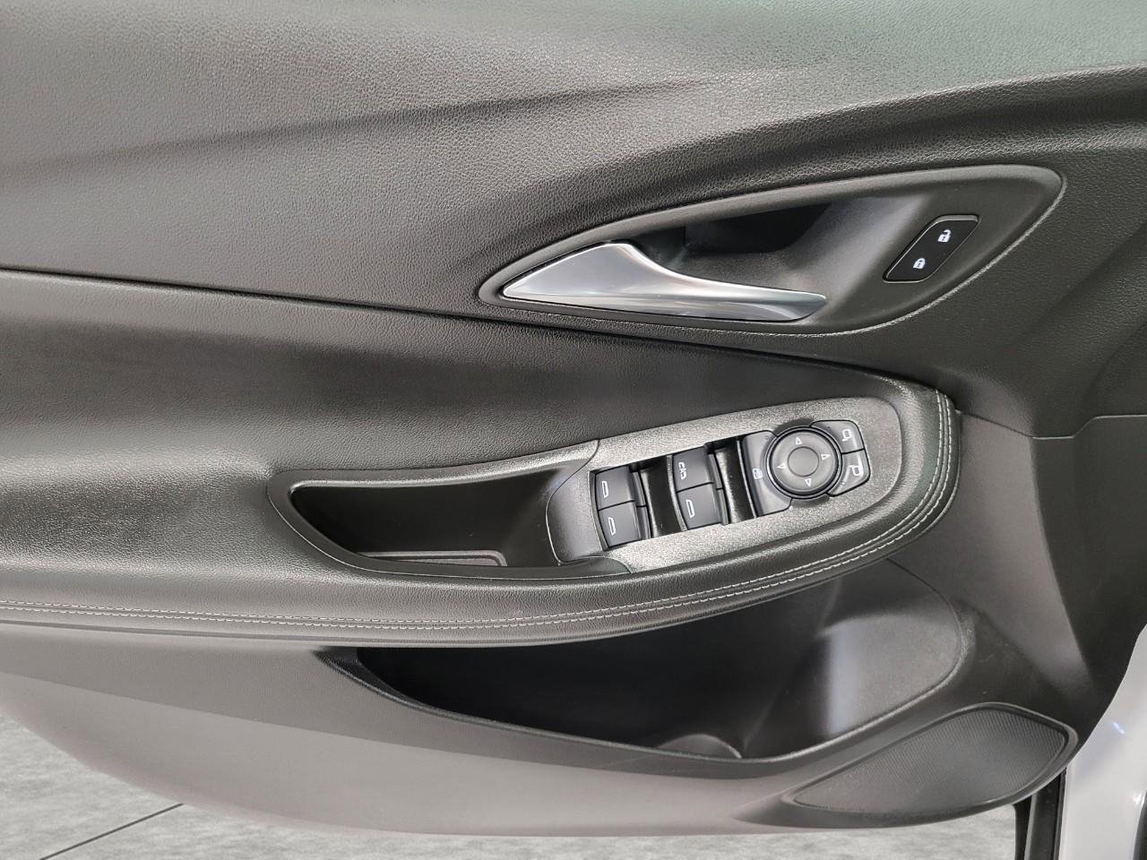 Used 2025 Buick Encore GX Preferred image 24