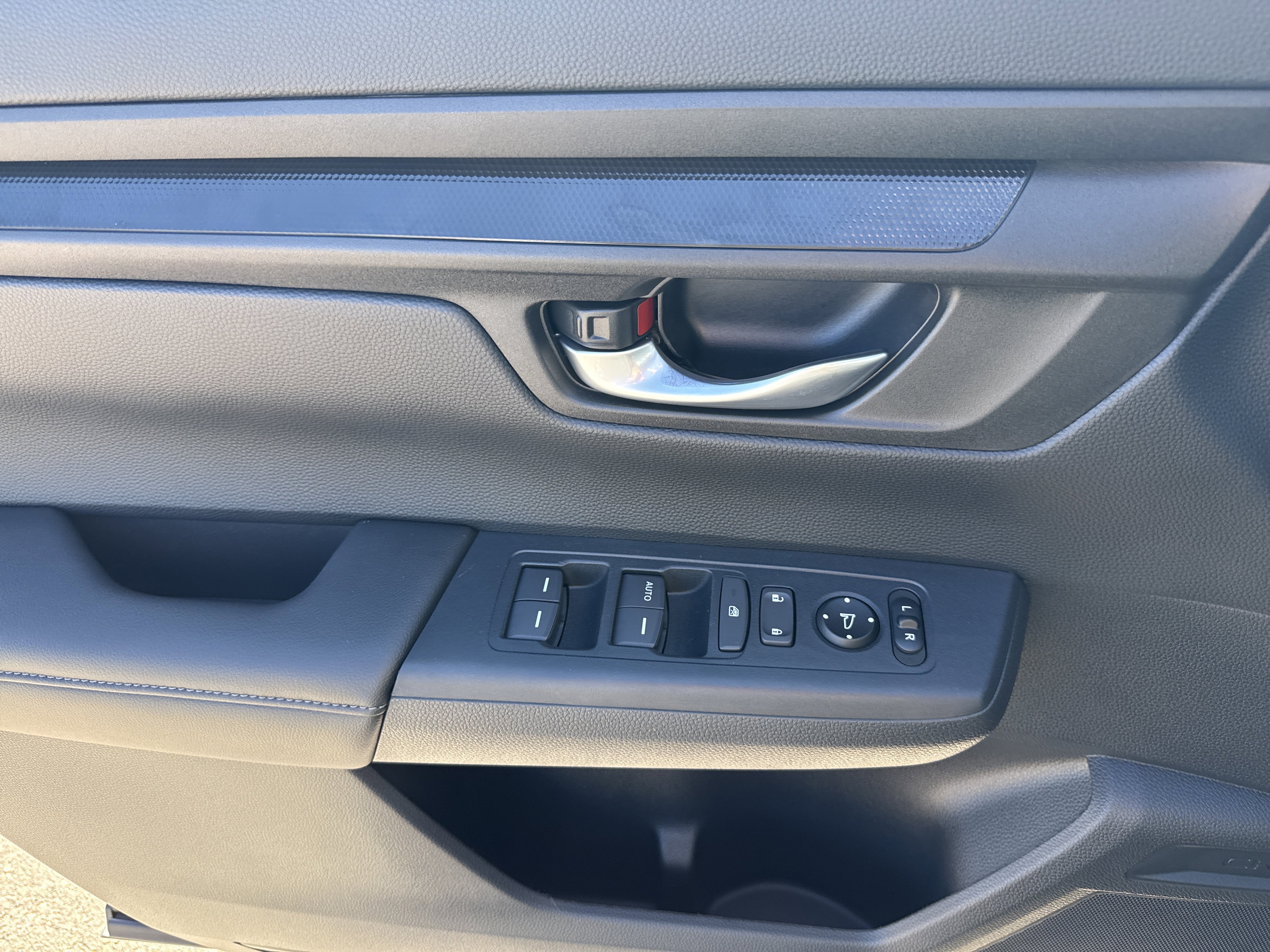 Certified 2025 Honda CR-V LX image 19