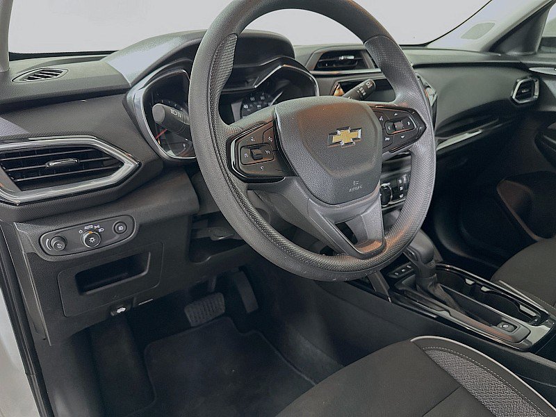 Used 2022 Chevrolet TrailBlazer LT w/ Convenience Package FWD image 9
