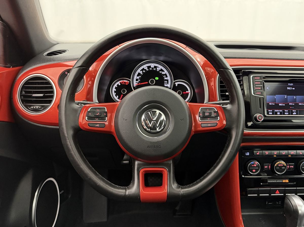 Used 2019 Volkswagen Beetle 2.0T SE FWD image 11