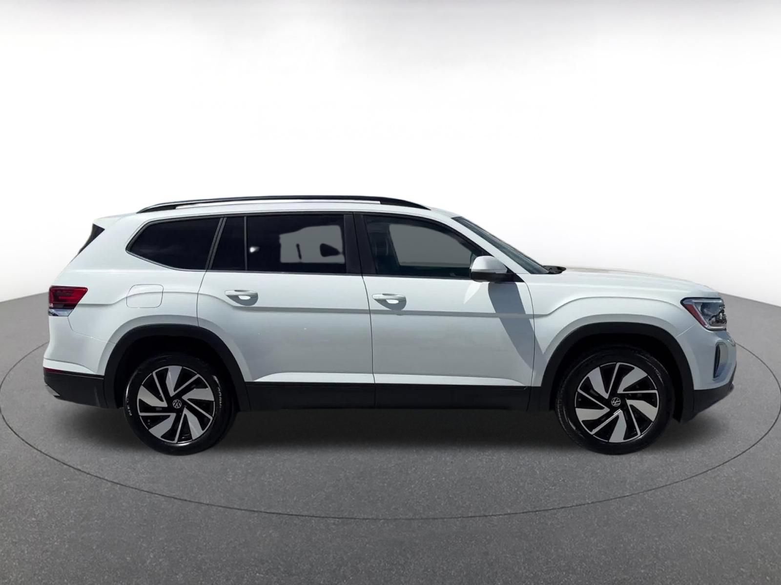 Used 2026 Volkswagen Atlas SE FWD image 16