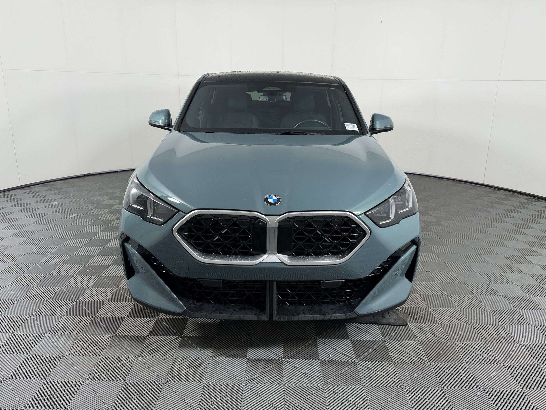 Used 2025 BMW X2 xDrive28i AWD/4WD image 6