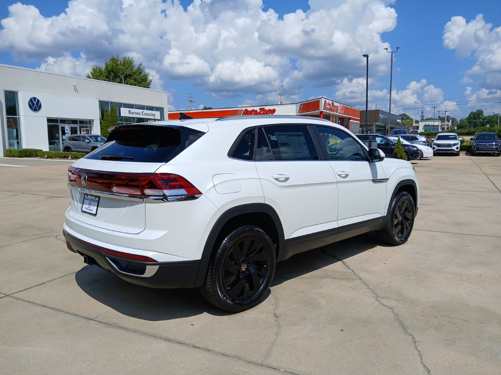 New 2026 Volkswagen Atlas Cross Sport SE FWD image 7
