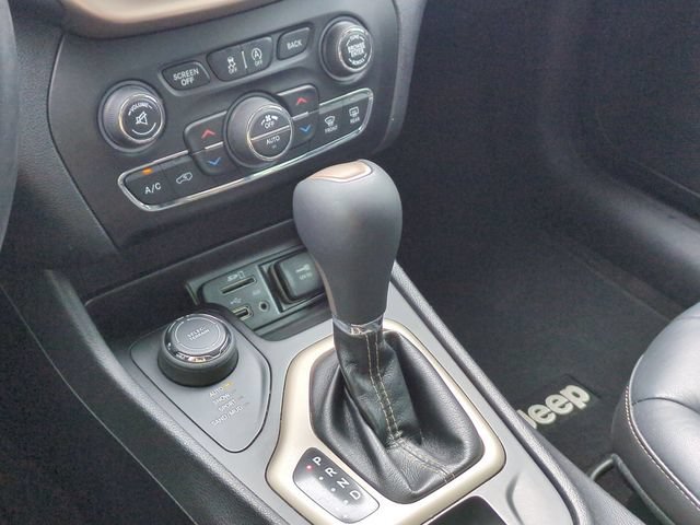 Used 2017 Jeep Cherokee High Altitude AWD/4WD image 9