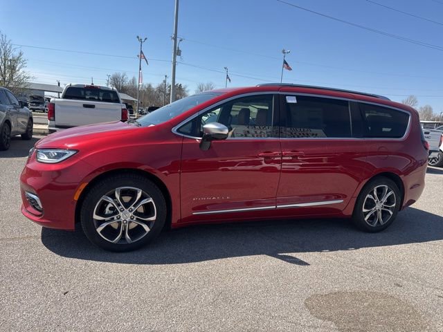 New 2026 Chrysler Pacifica Pinnacle image 3