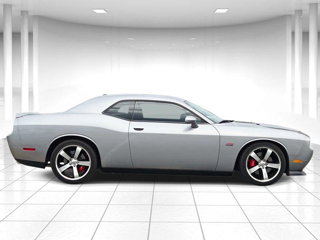 Used 2014 Dodge Challenger SRT8 w/ Harman/Kardon Audio Group RWD image 2