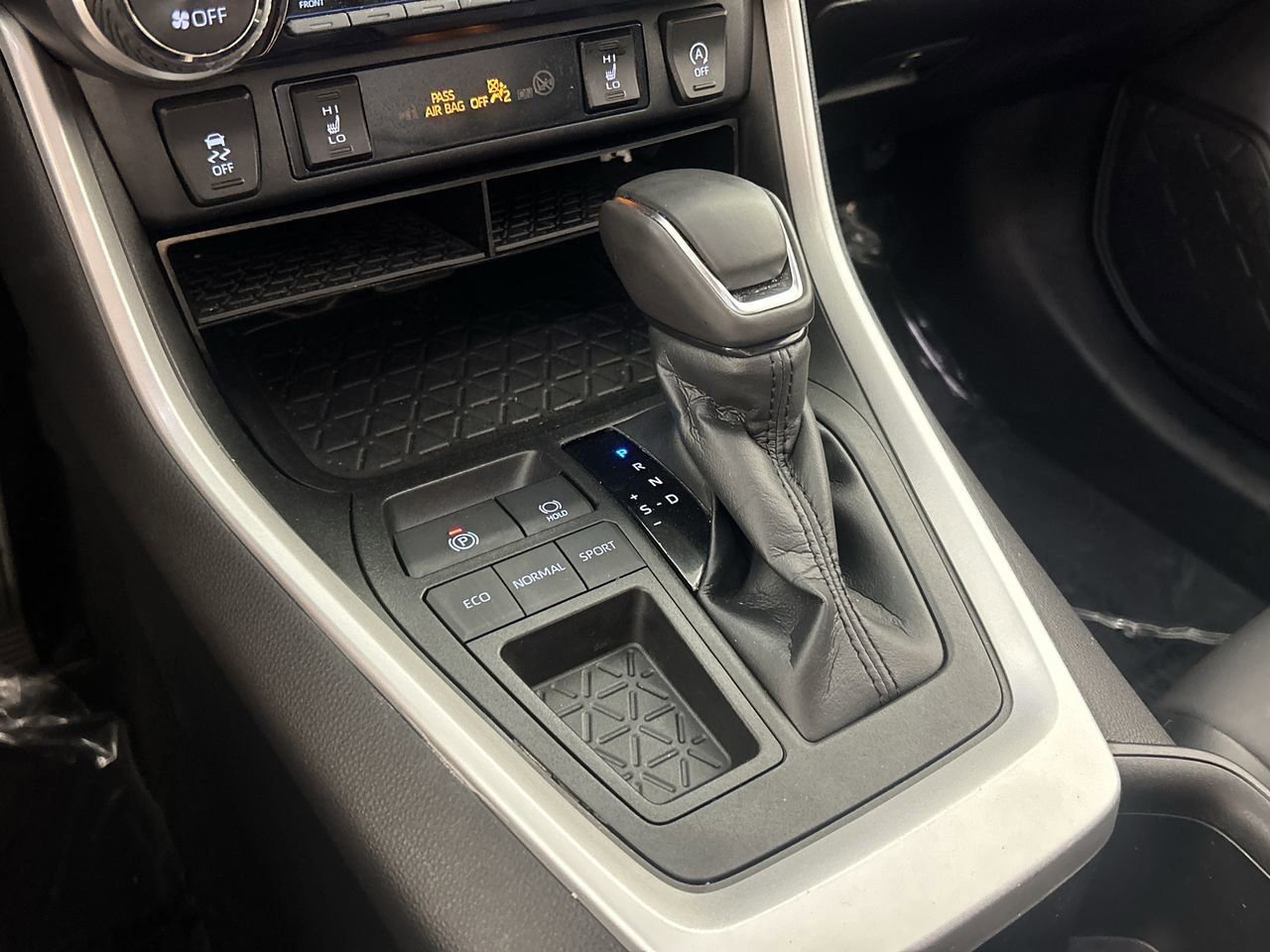 Used 2023 Toyota RAV4 XLE Premium FWD image 15