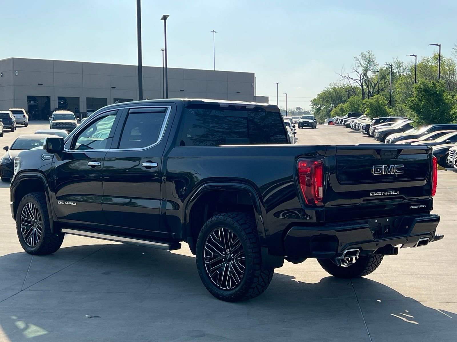 Used 2025 GMC Sierra 1500 Denali Ultimate image 11