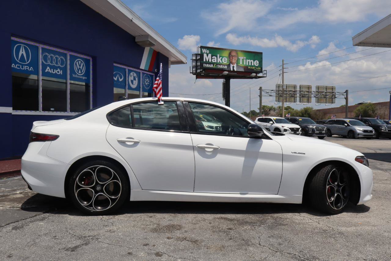 Used 2024 Alfa Romeo Giulia Veloce RWD image 4