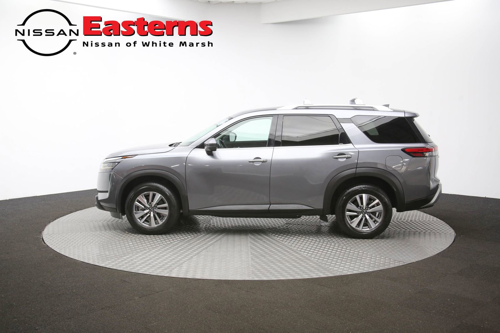Used 2023 Nissan Pathfinder SL image 59