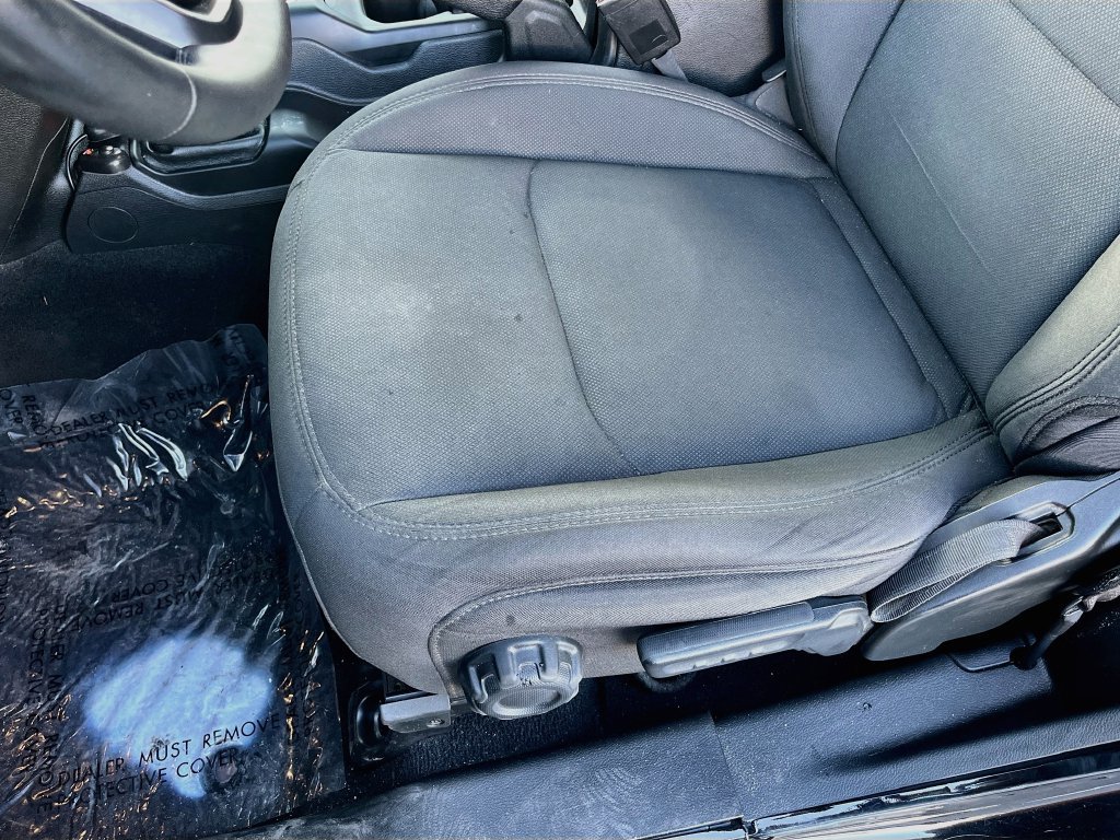 Used 2023 Jeep Wrangler Sport AWD/4WD image 18
