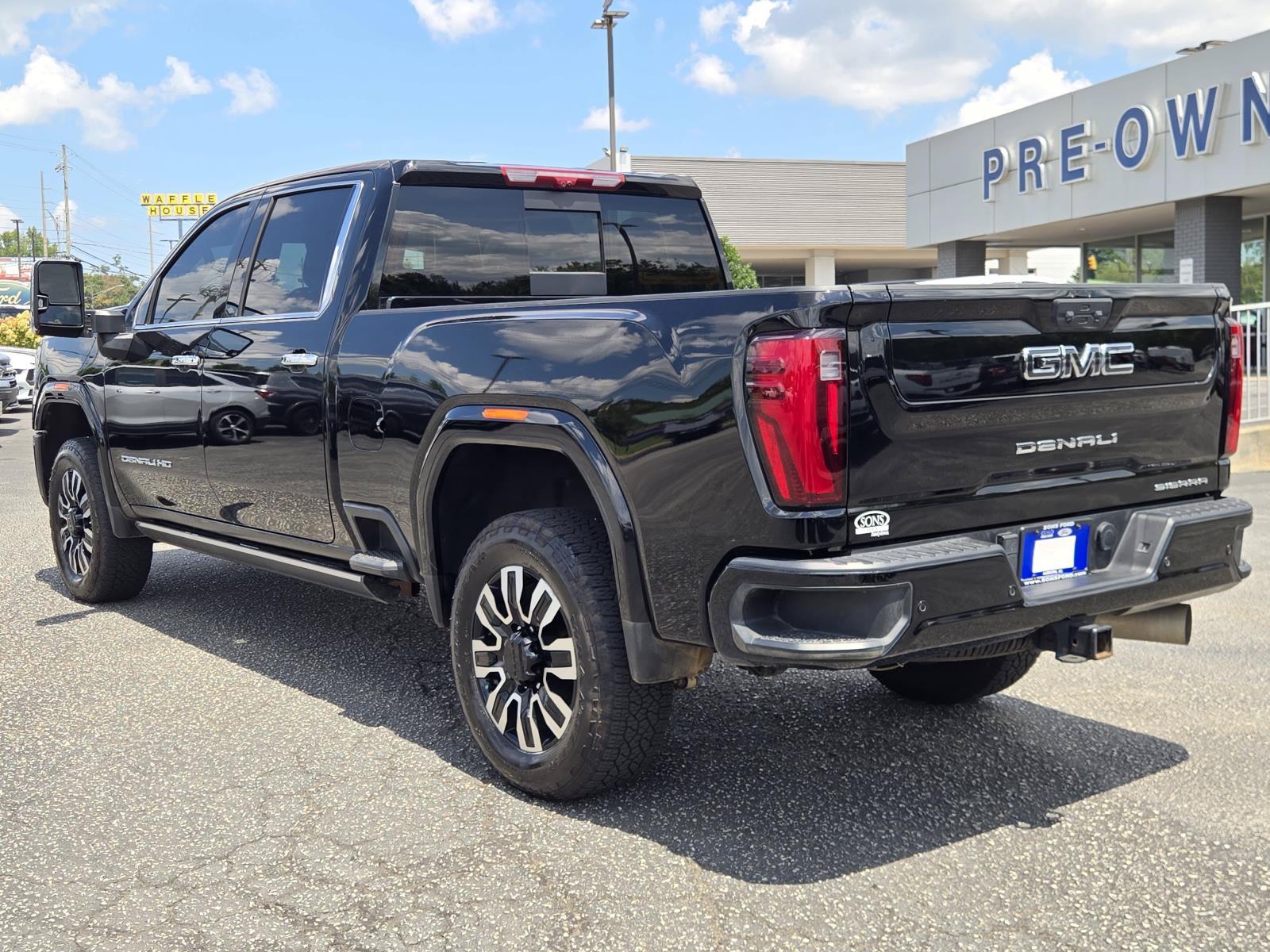Used 2026 GMC Sierra 2500 Denali Ultimate AWD/4WD image 10