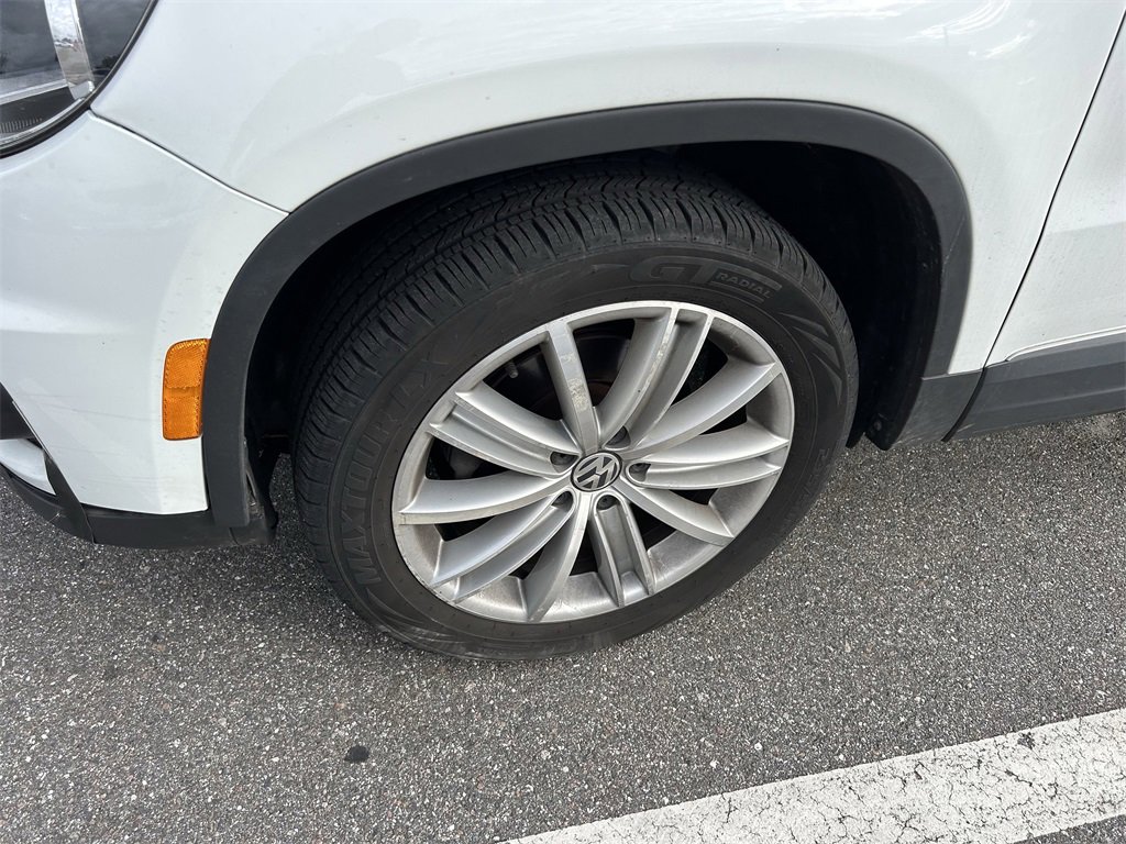 Used 2015 Volkswagen Tiguan SE image 5