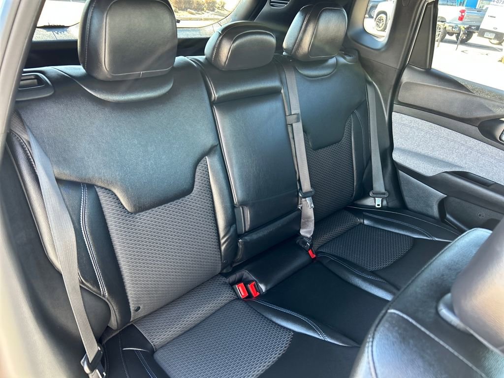 Used 2024 Jeep Compass Latitude image 20