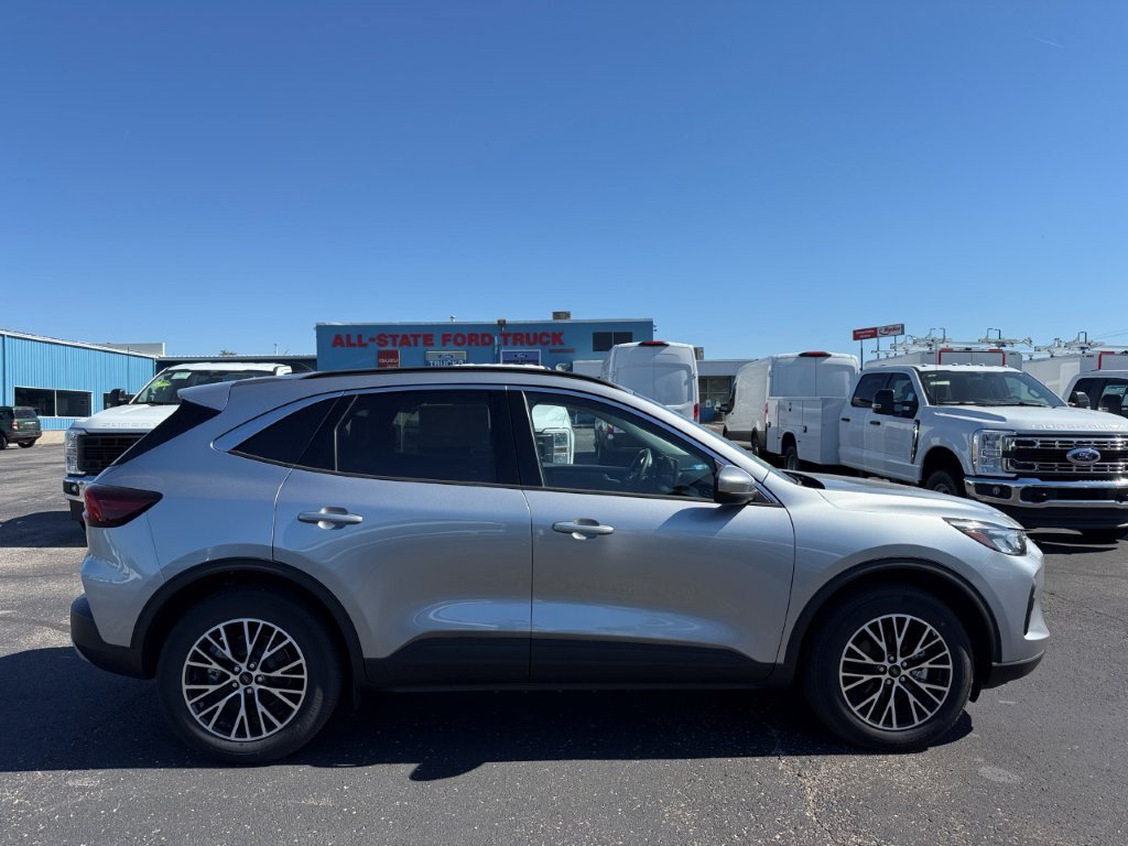 New 2024 Ford Escape SE FWD image 8