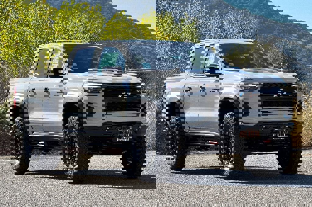 New 2026 Chevrolet Colorado ZR2 w/ ZR2 Bison Edition image 2