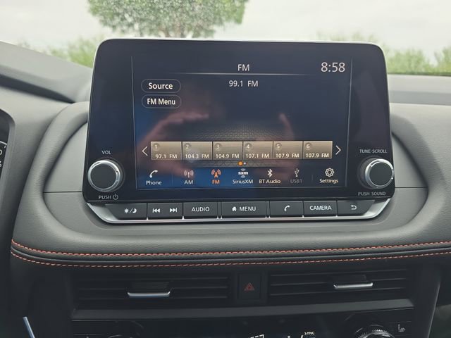 Used 2025 Nissan Rogue SV image 21