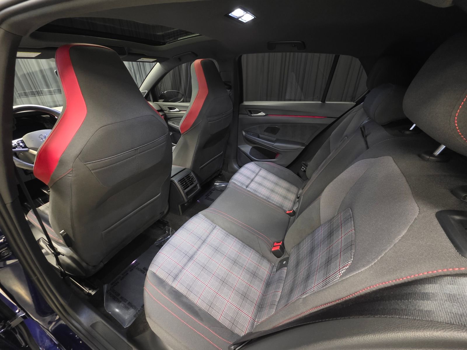 Used 2024 Volkswagen GTI SE FWD image 27