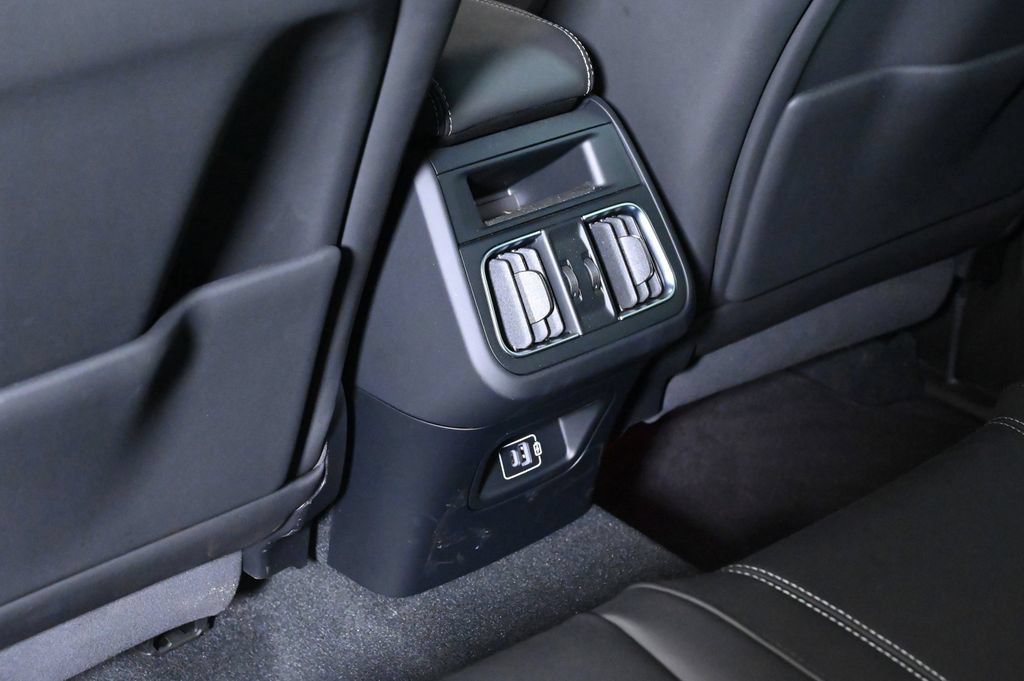 Used 2025 Maserati Grecale GT AWD/4WD image 18