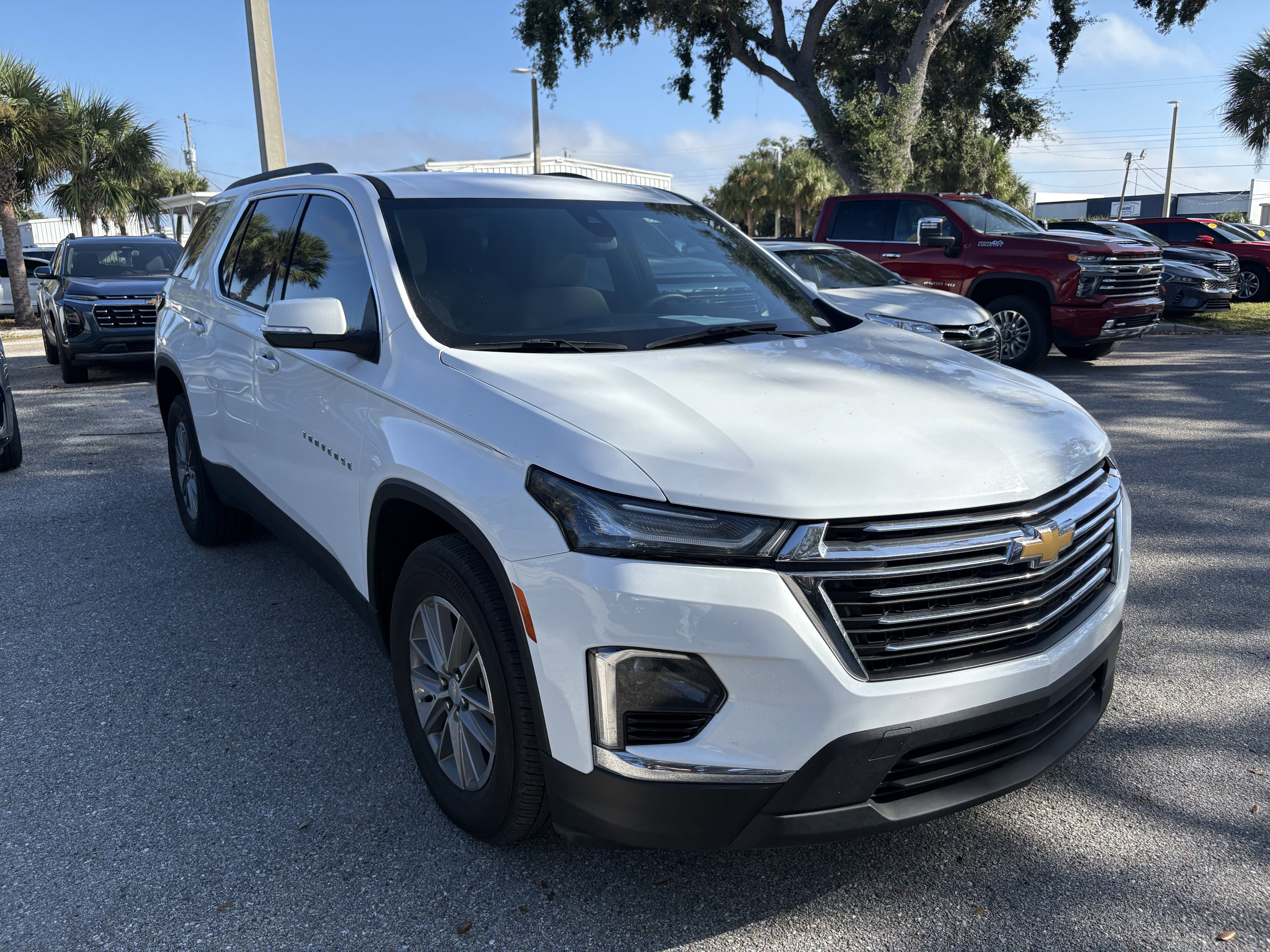 Used 2023 Chevrolet Traverse LT