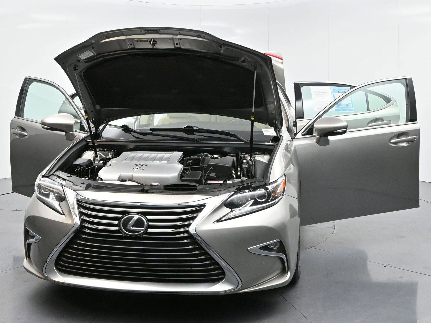 Used 2018 Lexus ES 350 w/ Accessory Package image 40