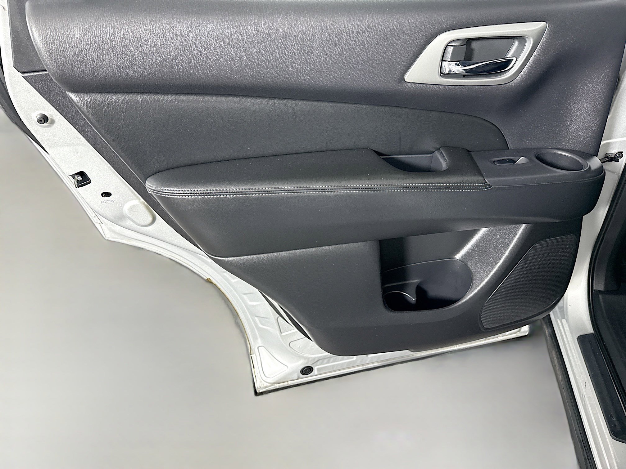 Used 2019 Nissan Pathfinder SV image 26