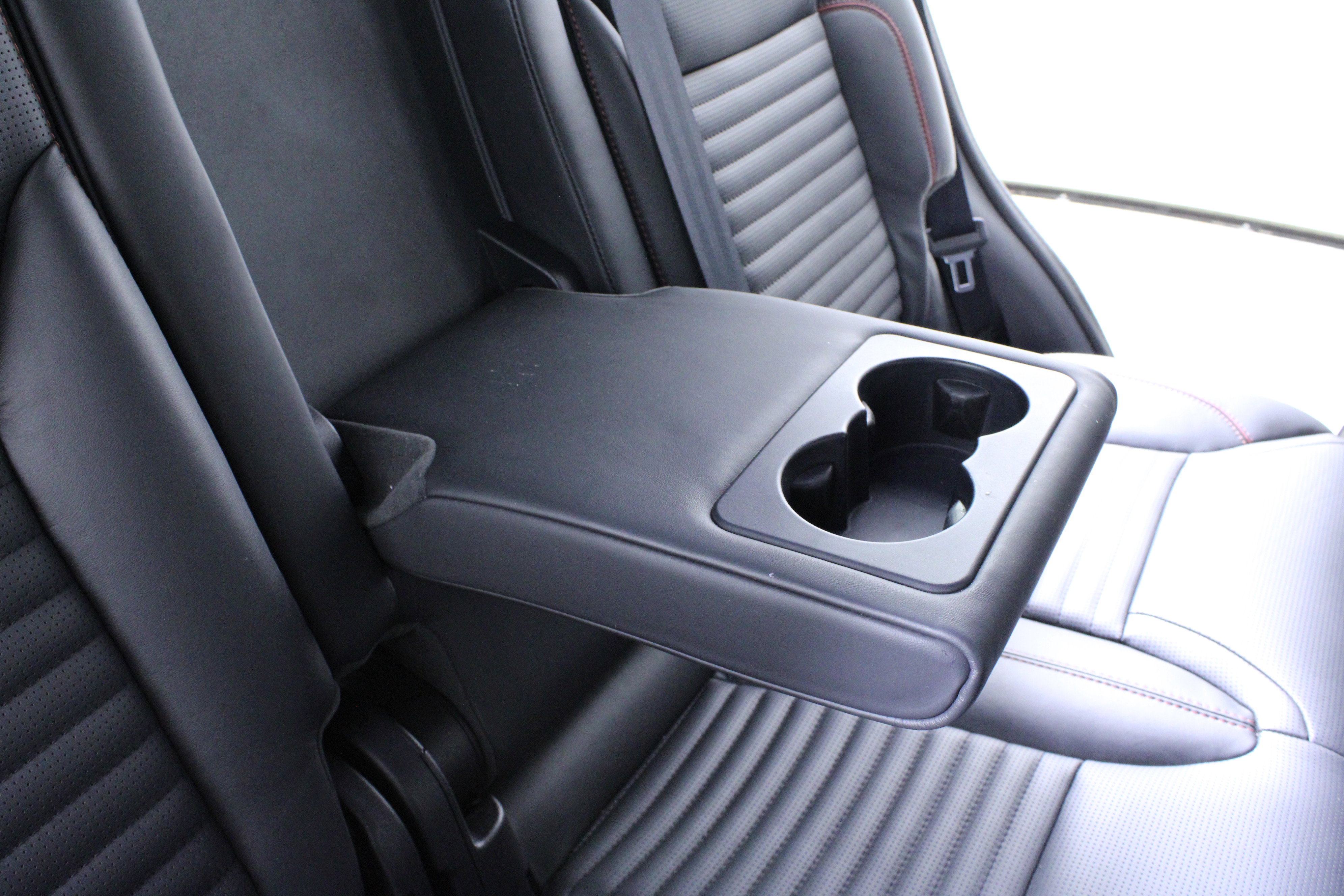 Used 2020 Land Rover Discovery HSE image 17