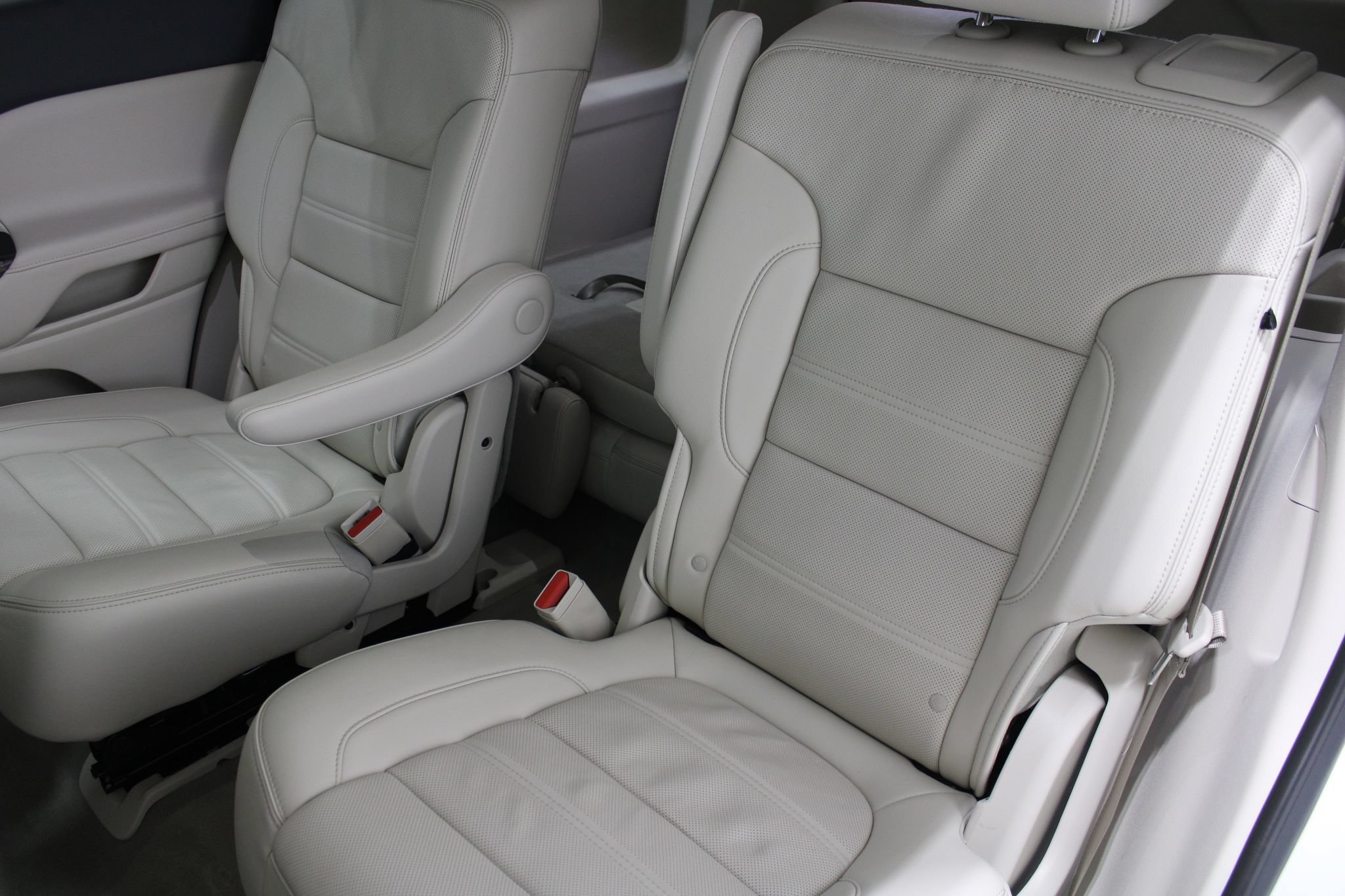 Used 2023 GMC Acadia Denali AWD/4WD image 18