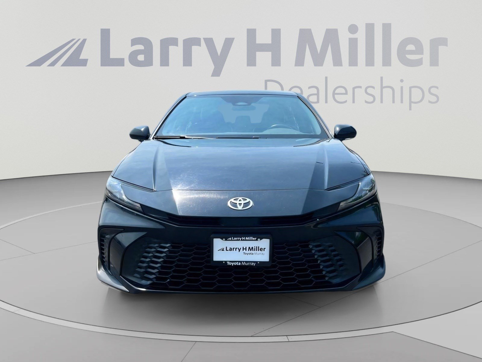 Used 2025 Toyota Camry SE FWD image 9